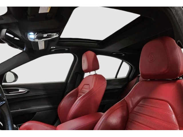 Alfa Romeo Giulia 2022 Alfa Romeo Giulia Veloce - автомобили, коли, обяви за нови и употребявани 10