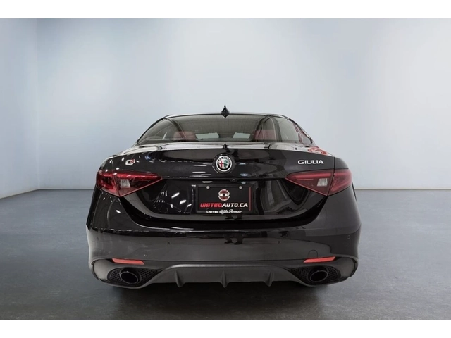 Alfa Romeo Giulia 2022 Alfa Romeo Giulia Veloce - автомобили, коли, обяви за нови и употребявани 2