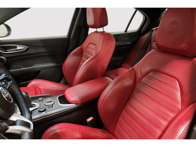 Alfa Romeo Giulia 2022 Alfa Romeo Giulia Veloce - автомобили, коли, обяви за нови и употребявани 4
