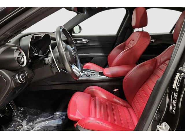 Alfa Romeo Giulia 2022 Alfa Romeo Giulia Veloce - автомобили, коли, обяви за нови и употребявани 5