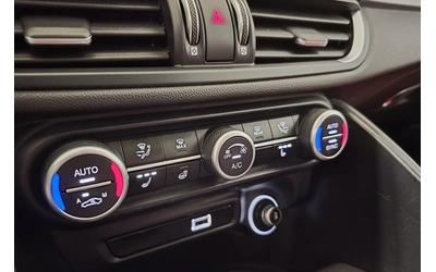 Alfa Romeo Giulia 2022 Alfa Romeo Giulia Veloce - автомобили, коли, обяви за нови и употребявани 8