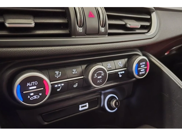Alfa Romeo Giulia 2022 Alfa Romeo Giulia Veloce - автомобили, коли, обяви за нови и употребявани 8