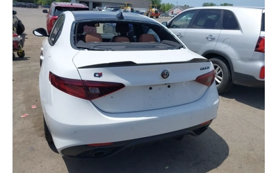 Alfa Romeo Giulia Q4 TI SPORT - автомобили, коли, обяви за нови и употребявани 11
