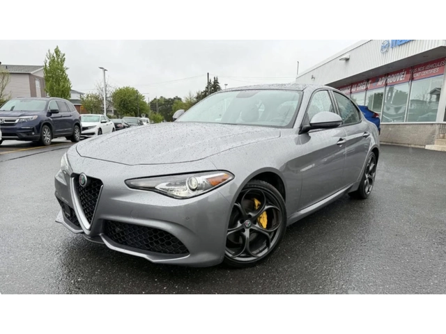 Alfa Romeo Giulia Ti berline sport Q4 / HARMAN KARDON / ПАНОРАМА / - автомобили, коли, обяви за нови и употребявани 0