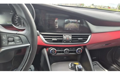 Alfa Romeo Giulia Ti AWD* DISTRONIC* HARMAN KARDON* ПОДГРЕВ* КАМЕРА* - автомобили, коли, обяви за нови и употребявани 12