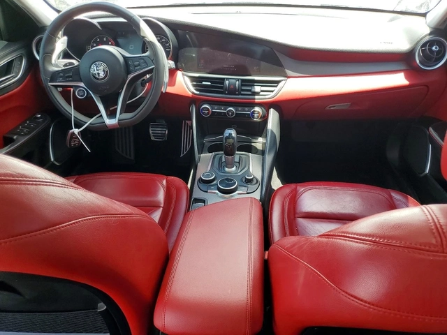 Alfa Romeo Giulia AWD* Q4* ПОДГРЕВ* ПАНОРАМА* КАМЕРА* KEYLESS* - автомобили, коли, обяви за нови и употребявани 6