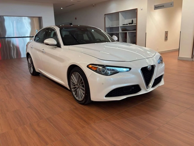 Alfa Romeo Giulia Ti AWD* ДИСТРОНИК* ЕДИН СОБСТВЕНИК* ОТ ОФИЦ.ДИЛЪР - автомобили, коли, обяви за нови и употребявани 1