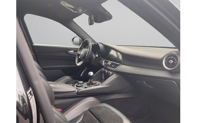 Alfa Romeo Giulia Quadrifoglio 2.9 V6 Biturbo 510 hp RWD - автомобили, коли, обяви за нови и употребявани 9