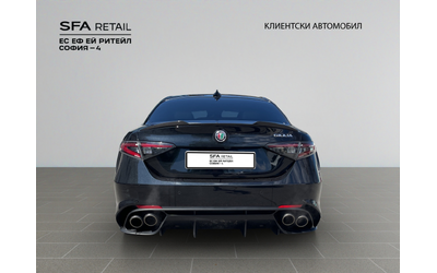alfa-romeo-giulia-qv-2-9-v6-bi-turbo-petrol-520-hp-at8-rwd - 5