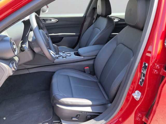 Alfa Romeo Giulia TI 2.2 Diesel 210 hp AT8 Q4 - автомобили, коли, обяви за нови и употребявани 9