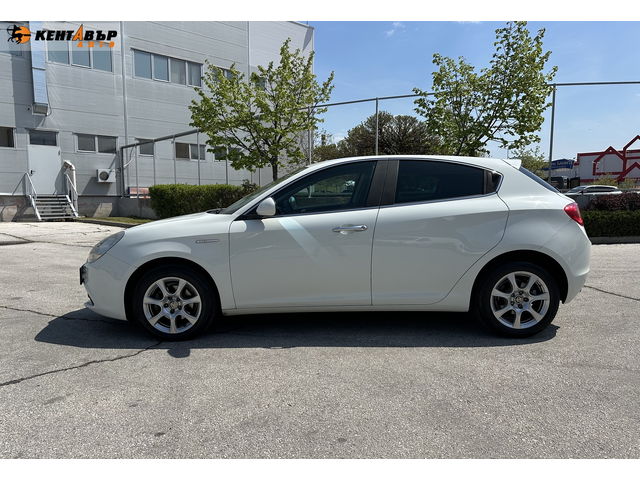 Alfa Romeo Giulietta 1.6d 105к.с. - автомобили, коли, обяви за нови и употребявани 1