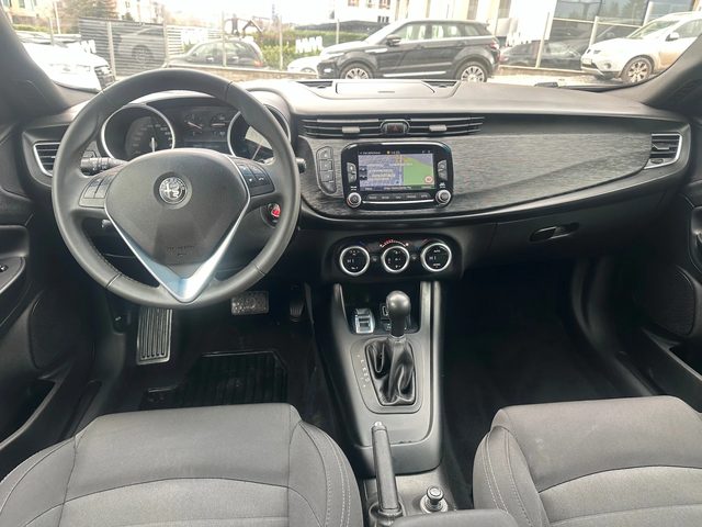 Alfa Romeo Giulietta ШВЕЙЦАРИЯ АВТОМАТИК НАВИГАЦИЯ - автомобили, коли, обяви за нови и употребявани 9
