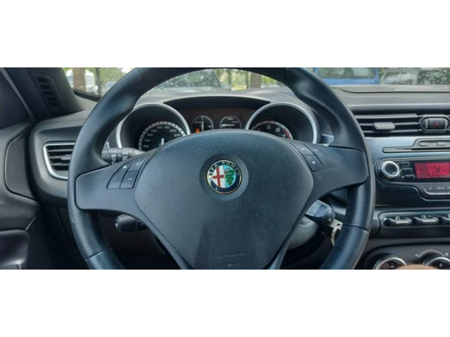 Alfa Romeo Giulietta 1, 4T 170ps AUTOMATIC - автомобили, коли, обяви за нови и употребявани 6