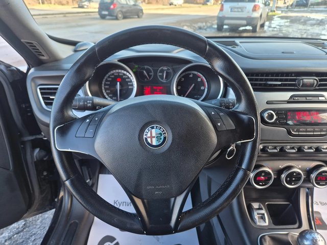 Alfa Romeo Giulietta JTD - автомобили, коли, обяви за нови и употребявани 12