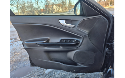 Alfa Romeo Giulietta JTD - автомобили, коли, обяви за нови и употребявани 13