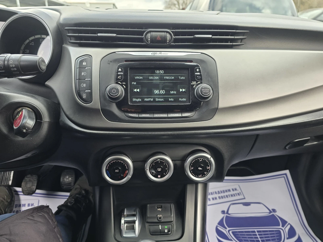 Alfa Romeo Giulietta 1.4i 120к.с Фабрична газ - автомобили, коли, обяви за нови и употребявани 15