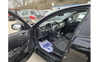 Alfa Romeo Giulietta 1.4i 120к.с Фабрична газ - автомобили, коли, обяви за нови и употребявани 9