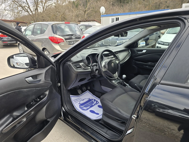 Alfa Romeo Giulietta 1.4i 120к.с Фабрична газ - автомобили, коли, обяви за нови и употребявани 9