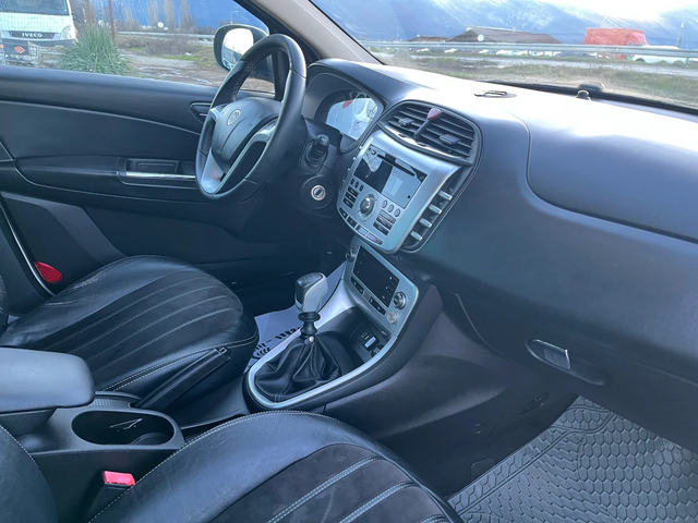 Alfa Romeo Giulietta 1.6M-JET-105-LED-ITALIA - автомобили, коли, обяви за нови и употребявани 4