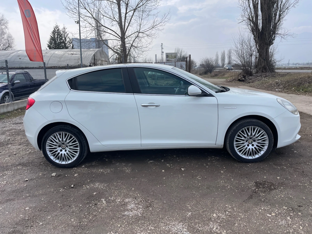 Alfa Romeo Giulietta 2.0jTD-170-ITALIA - автомобили, коли, обяви за нови и употребявани 3