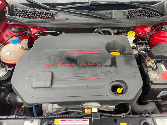 Alfa Romeo Giulietta 1.6m-jet-ITALIA - автомобили, коли, обяви за нови и употребявани 11