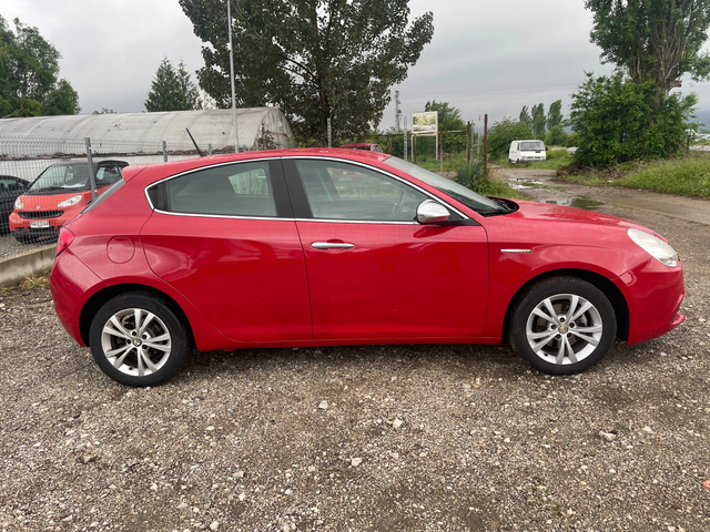 Alfa Romeo Giulietta 1.6m-jet-ITALIA - автомобили, коли, обяви за нови и употребявани 3