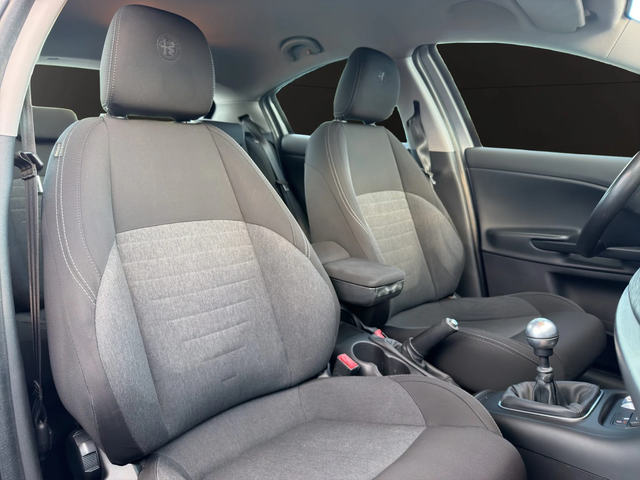 Alfa Romeo Giulietta 1.4i TURBO - автомобили, коли, обяви за нови и употребявани 10