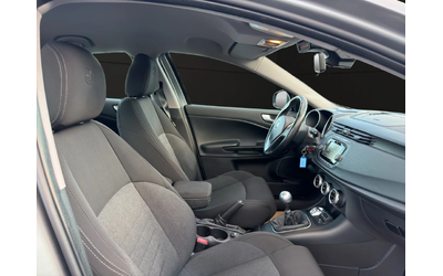 Alfa Romeo Giulietta 1.4i TURBO - автомобили, коли, обяви за нови и употребявани 12