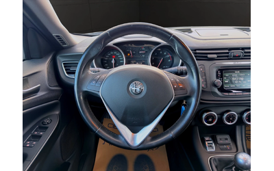 Alfa Romeo Giulietta 1.4i TURBO - автомобили, коли, обяви за нови и употребявани 7