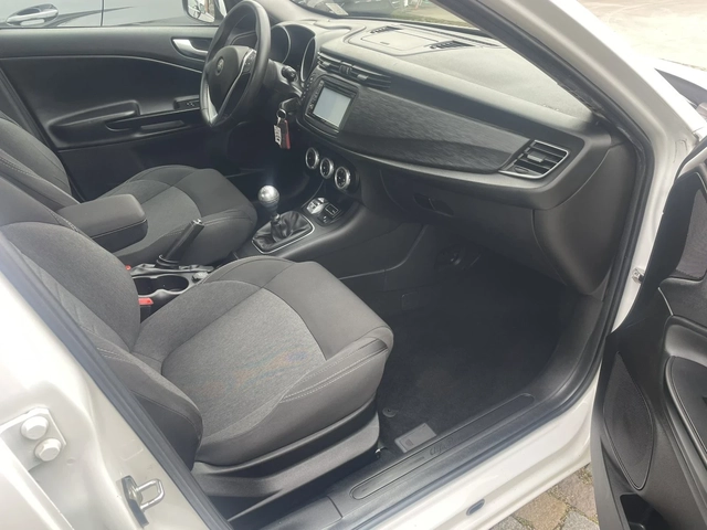 Alfa Romeo Giulietta 1.4T Euro 6 - автомобили, коли, обяви за нови и употребявани 12