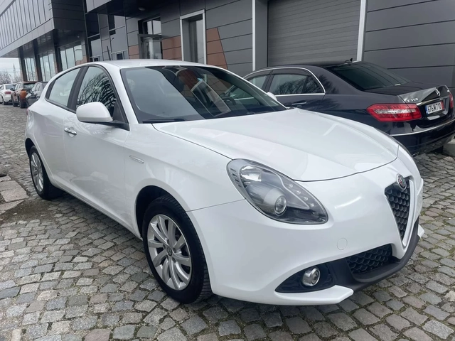 Alfa Romeo Giulietta 1.4T Euro 6 - автомобили, коли, обяви за нови и употребявани 2