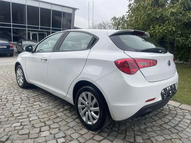 Alfa Romeo Giulietta 1.4T Euro 6 - автомобили, коли, обяви за нови и употребявани 7