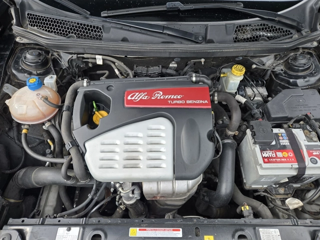 Alfa Romeo Giulietta 1.4T-105кс= 6СКОРОСТИ= КЛИМАТИК= EURO 6B - автомобили, коли, обяви за нови и употребявани 16