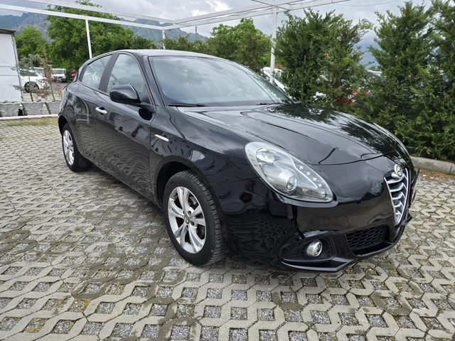 Alfa Romeo Giulietta 1.4T-105кс= 6СКОРОСТИ= КЛИМАТИК= EURO 6B - автомобили, коли, обяви за нови и употребявани 1