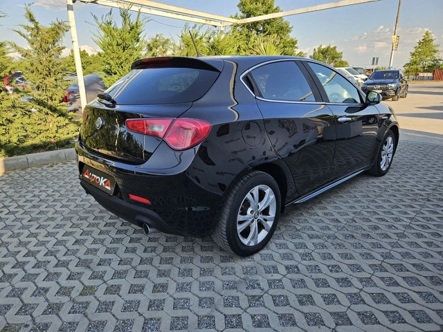 Alfa Romeo Giulietta 2.0JTDM-170кс= АВТОМАТ= BOSE= АВТОПИЛОТ= КЛИМАТРОН - автомобили, коли, обяви за нови и употребявани 2