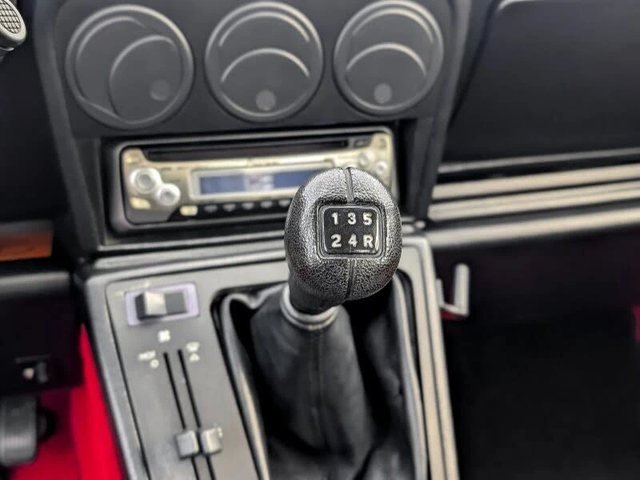 Alfa Romeo Spider 1988 Alfa Romeo Spider Quadrifoglio RWD - автомобили, коли, обяви за нови и употребявани 12