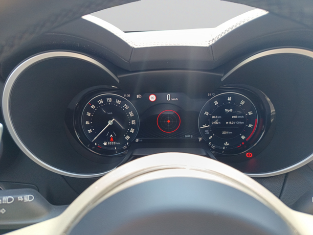 Alfa Romeo Stelvio - автомобили, коли, обяви за нови и употребявани 12