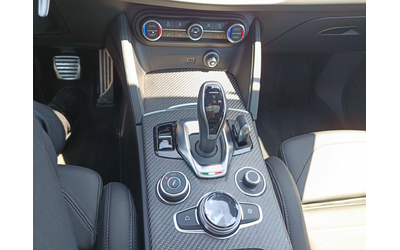 Alfa Romeo Stelvio - автомобили, коли, обяви за нови и употребявани 14