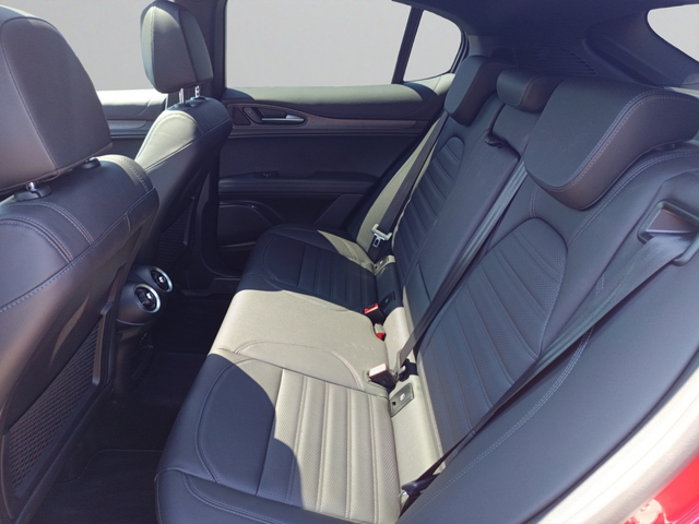 Alfa Romeo Stelvio - автомобили, коли, обяви за нови и употребявани 16