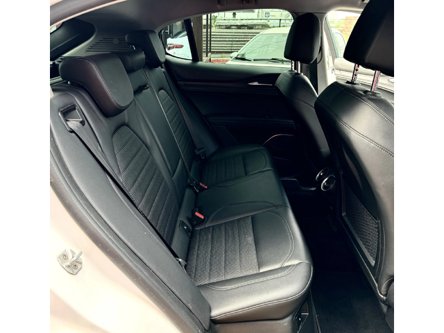 Alfa Romeo Stelvio 2.2d Q4 210кс Executive - автомобили, коли, обяви за нови и употребявани 9