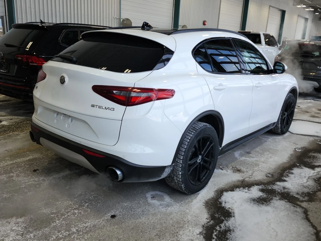 Alfa Romeo Stelvio Ti Sport* Distronic* Harman/Kardon* Пано* Подгрев* - автомобили, коли, обяви за нови и употребявани 3