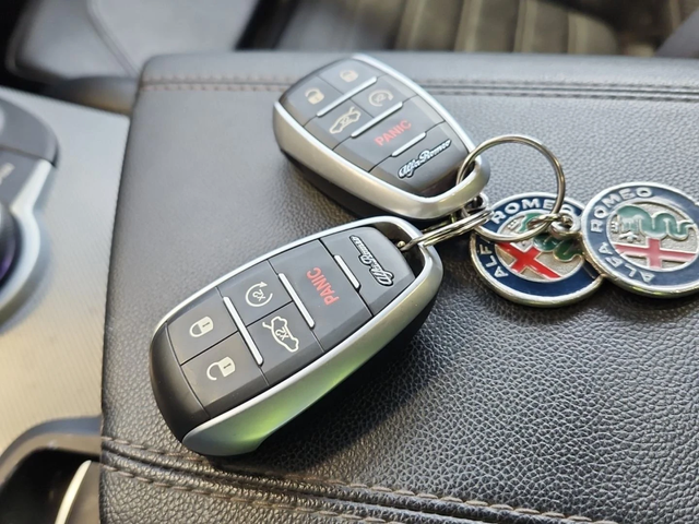 Alfa Romeo Stelvio Ti Sport* Distronic* Harman/Kardon* Пано* Подгрев* - автомобили, коли, обяви за нови и употребявани 9