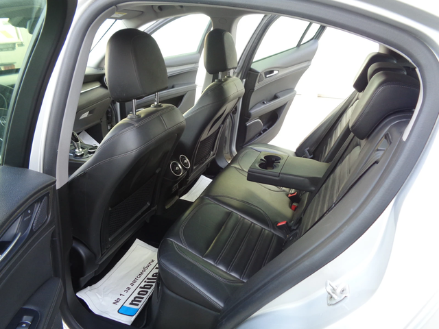 Alfa Romeo Stelvio 2.2JTDM-EXECUTIVE-4X4-210-Q4 - автомобили, коли, обяви за нови и употребявани 11
