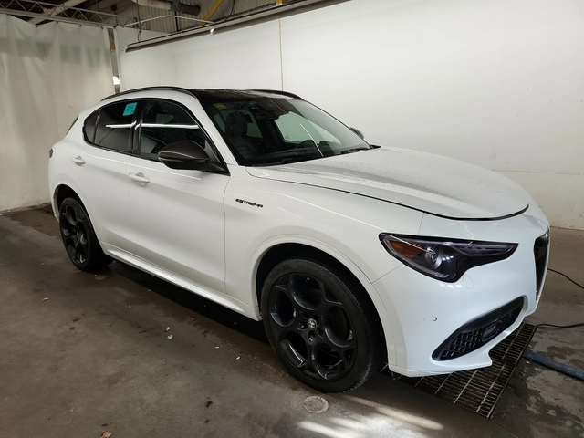 Alfa Romeo Stelvio ESTREMA С РЕГИСТРАЦИЯ & АВТО КРЕДИТ - автомобили, коли, обяви за нови и употребявани 1