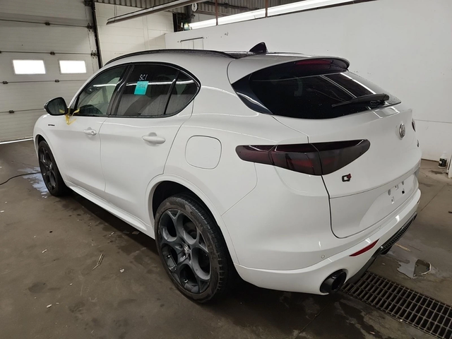 Alfa Romeo Stelvio ESTREMA С РЕГИСТРАЦИЯ & АВТО КРЕДИТ - автомобили, коли, обяви за нови и употребявани 3