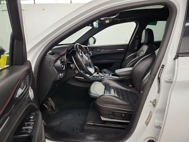 Alfa Romeo Stelvio ESTREMA С РЕГИСТРАЦИЯ & АВТО КРЕДИТ - автомобили, коли, обяви за нови и употребявани 4