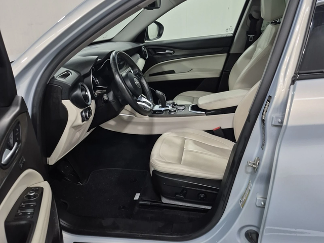 Alfa Romeo Stelvio TI С РЕГИСТРАЦИЯ & АВТО КРЕДИТ - автомобили, коли, обяви за нови и употребявани 7