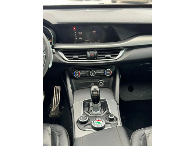 Alfa Romeo Stelvio - автомобили, коли, обяви за нови и употребявани 10