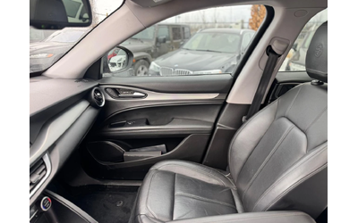 Alfa Romeo Stelvio - автомобили, коли, обяви за нови и употребявани 13