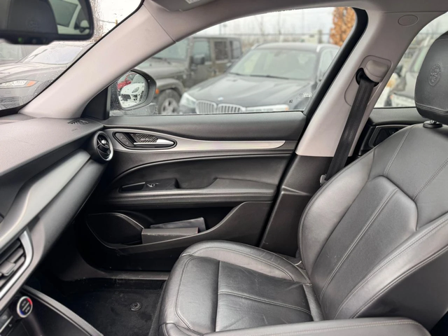 Alfa Romeo Stelvio - автомобили, коли, обяви за нови и употребявани 13